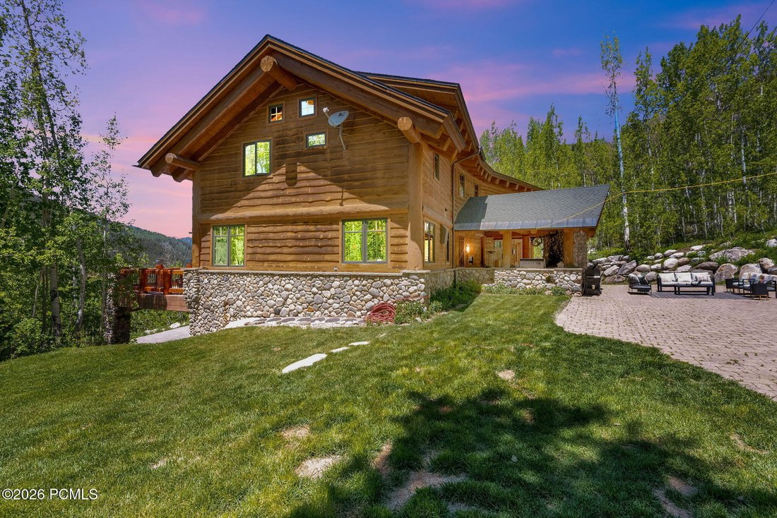 Cottonwood Heights, Utah, United States 4 - 17933167