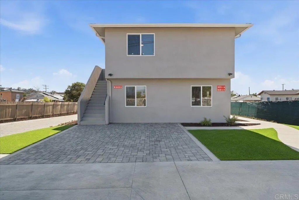 Chula Vista, California, United States 1 - 18247844