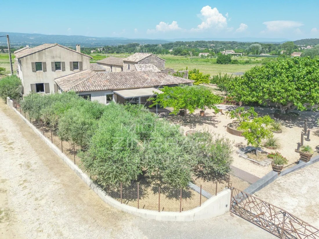 House in Oppède, Provence-Alpes-Côte d'Azur, France 1 - 18083035