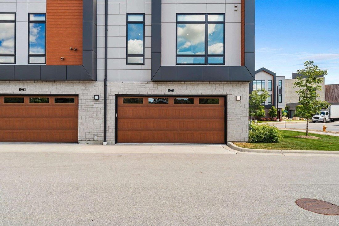Condo in Ashwaubenon, Wisconsin, United States 4 - 17786617