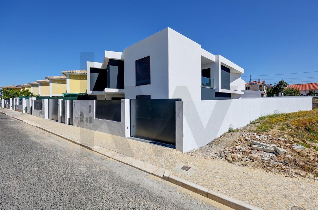 House in Sao Domingos de Rana, Lisbon, Portugal 2 - 16751228