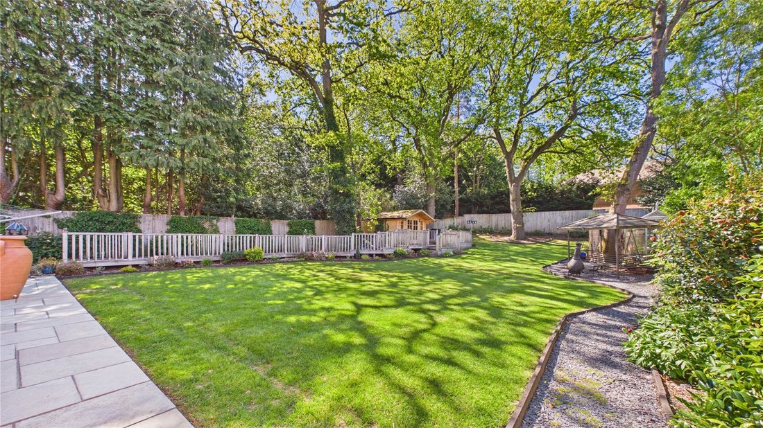 House in Heatherside, Surrey Heath, England 2 - 16940344