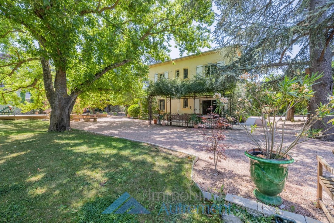 Villa in Le Tholonet, Provence-Alpes-Côte d'Azur, France 1 - 18247701