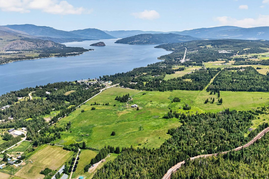 Farm Ranch in Sorrento, British Columbia, Canada 2 - 18248702