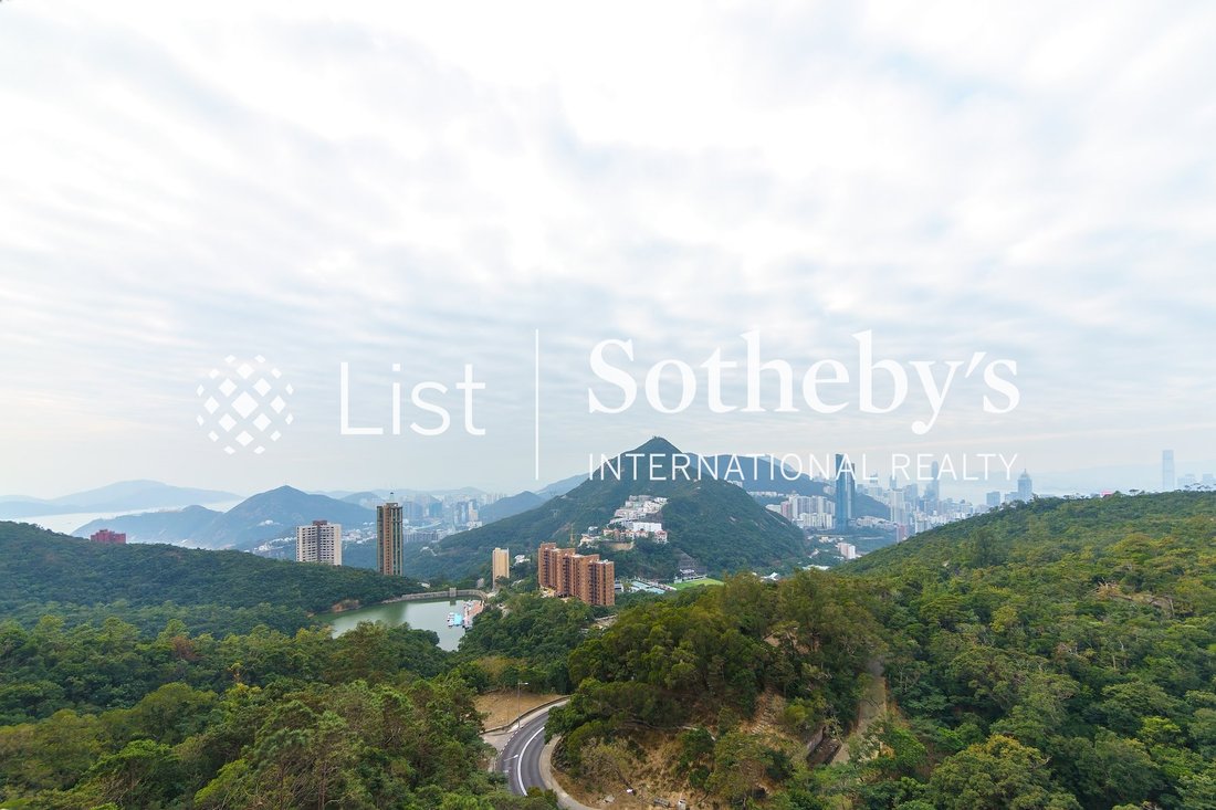 Apartment in Repulse Bay, Hong Kong 2 - 18248841