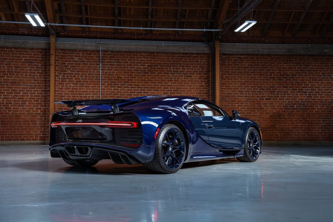 2023 Bugatti Chiron in Beverly Hills, CA, United States 3 - 18248970