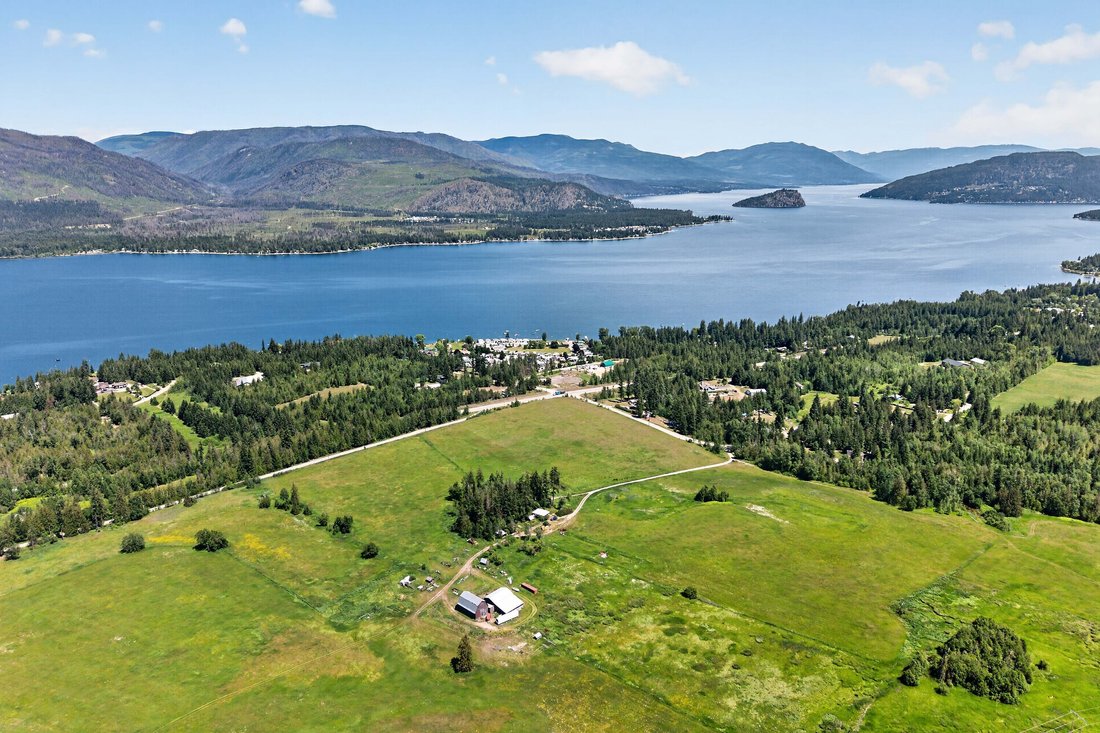 Farm Ranch in Sorrento, British Columbia, Canada 5 - 18248702