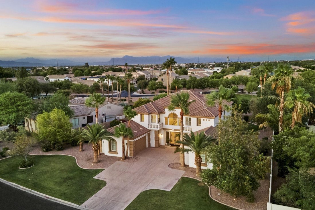 Gilbert, Arizona, United States 5 - 18248707