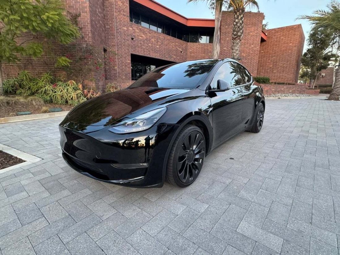 Suv in Newport Beach, CA, United States 3 - 18232435