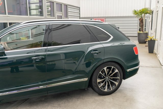 Suv in Bellevue, WA, United States 5 - 16728564