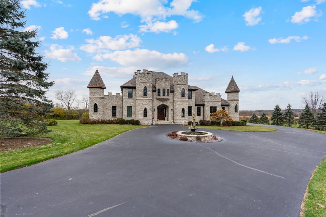 House in Fox Lake, Illinois, United States 3 - 18248317