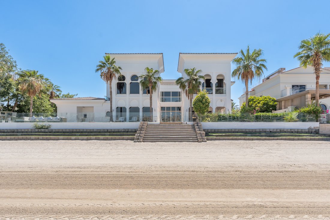 Villa in Palm Jumeirah, Dubai, United Arab Emirates 2 - 18249014