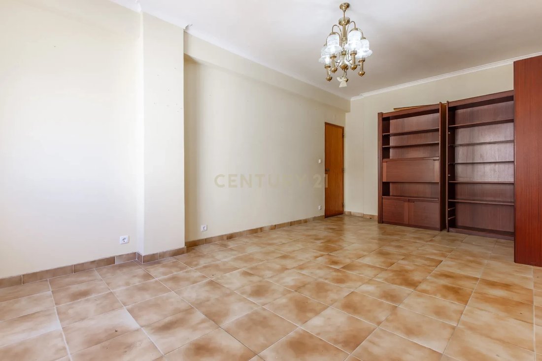 Apartment in Falagueira-Venda Nova, Lisbon, Portugal 3 - 18248636