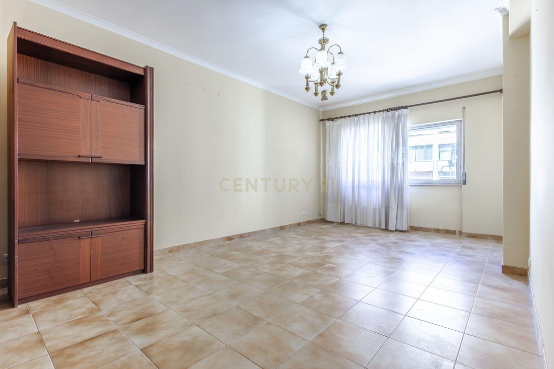 Apartment in Falagueira-Venda Nova, Lisbon, Portugal 1 - 18248636