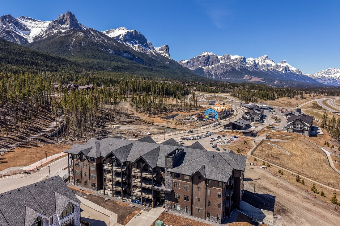 Condo in Canmore, Alberta, Canada 4 - 18248700