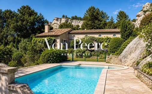 House in Les Baux-de-Provence, Provence-Alpes-Côte d'Azur, France 1