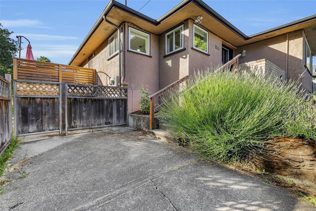 House in Victoria, British Columbia, Canada 4 - 18248751