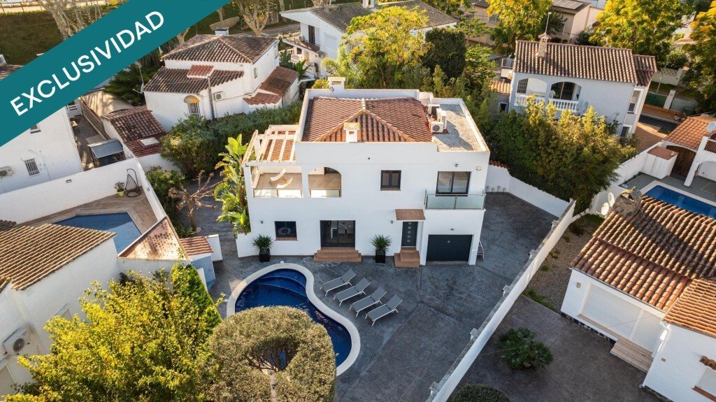 Maison à Empuriabrava, Catalogne, Espagne 1 - 18248573