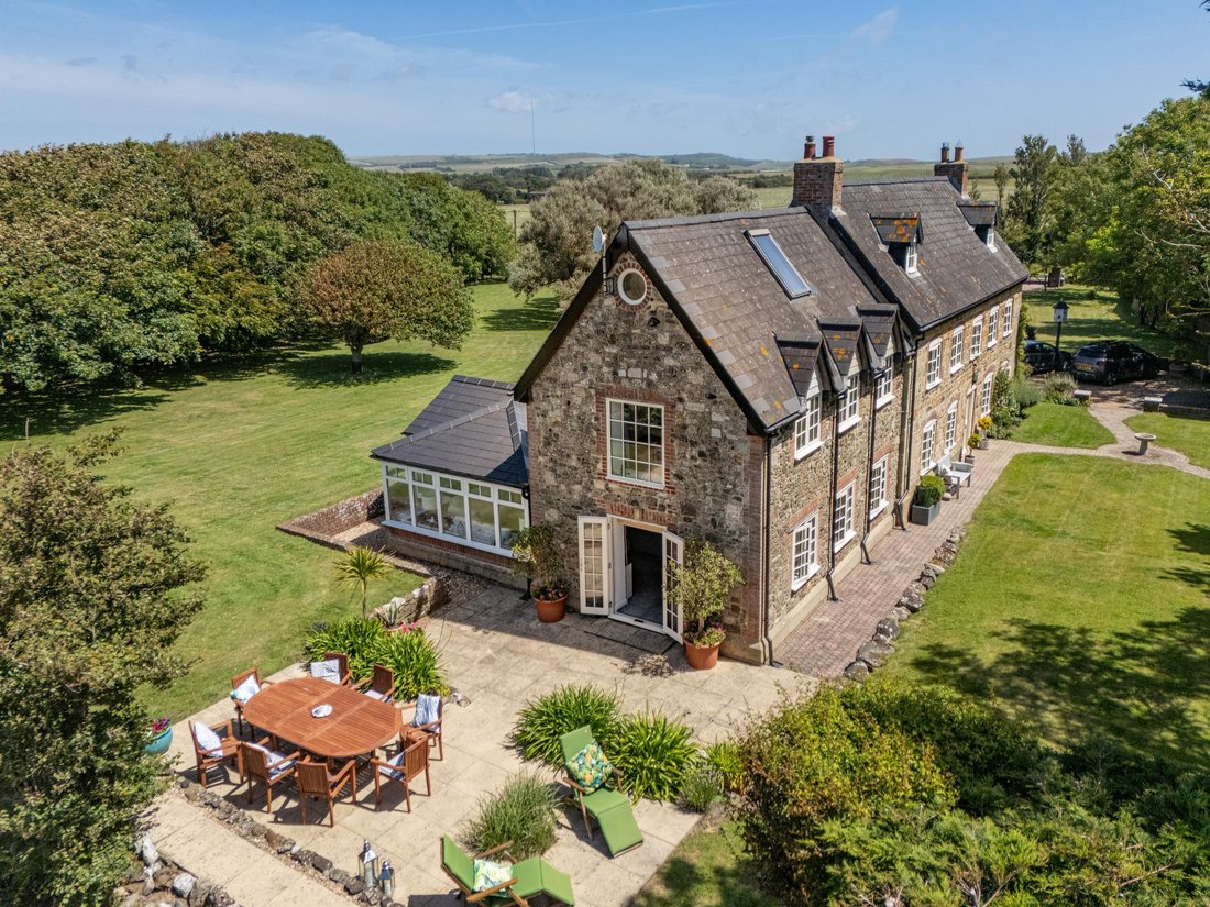 House in Brighstone, England 3 - 18248329