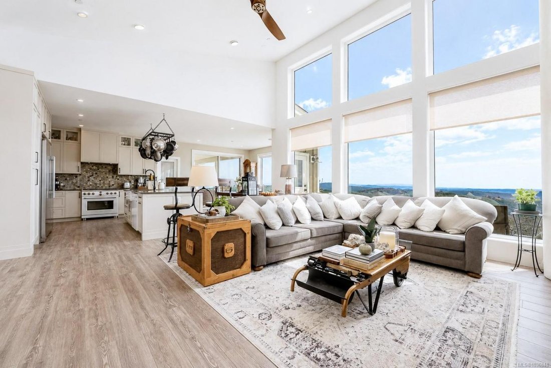 House in Shawnigan Lake, British Columbia, Canada 4 - 18248734