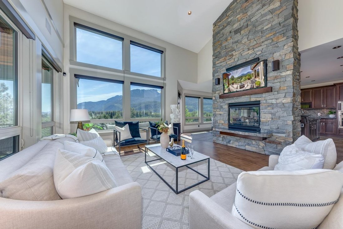 House in Squamish, British Columbia, Canada 3 - 18248781