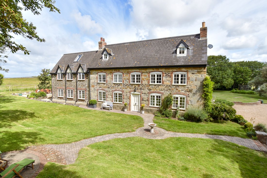 House in Brighstone, England 1 - 18248329