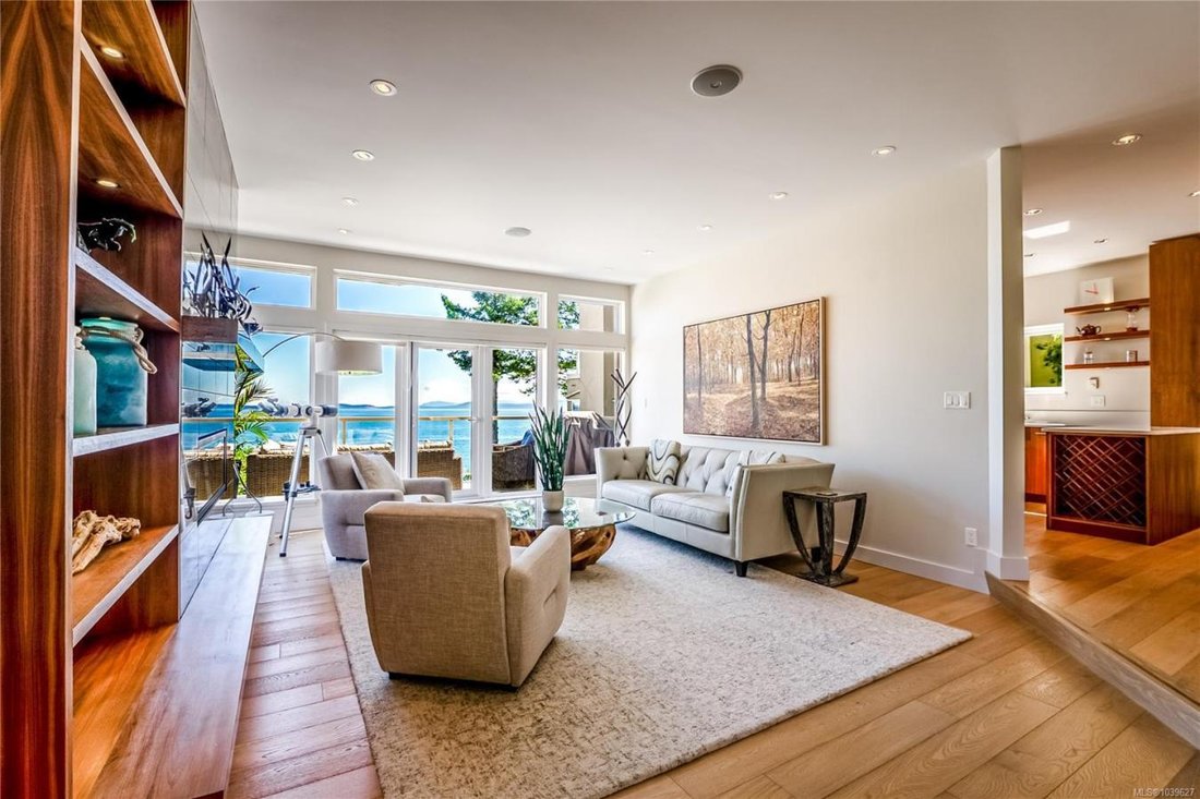 House in Saanich, British Columbia, Canada 5 - 18248740