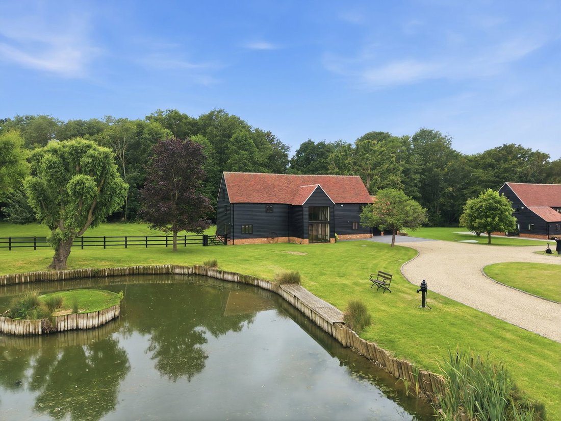 Navestock, England 4 - 18248381