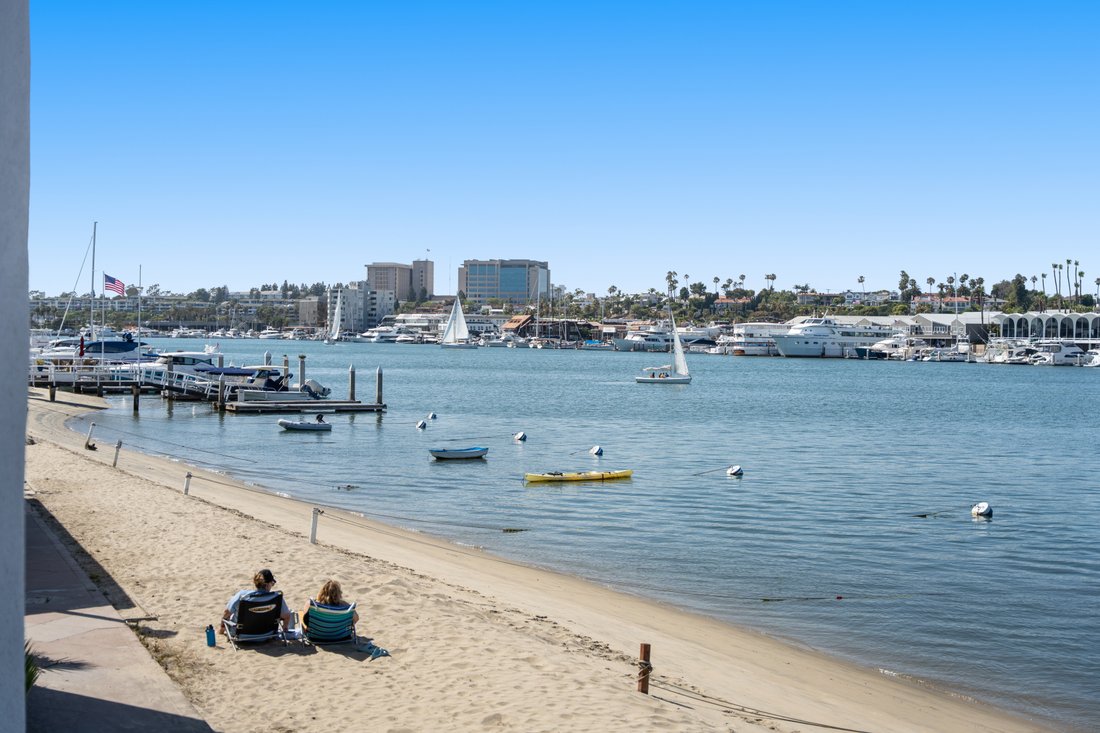 Condo in Newport Beach, California, United States 4 - 18248705