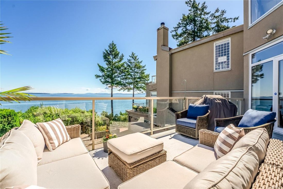 House in Saanich, British Columbia, Canada 3 - 18248740