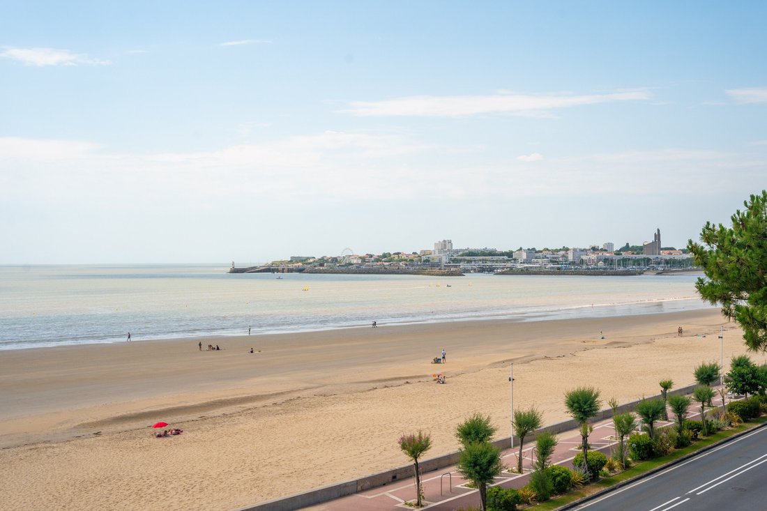Apartment in Zone Industrielle et Commerciale, Royan, France 3 - 18248704
