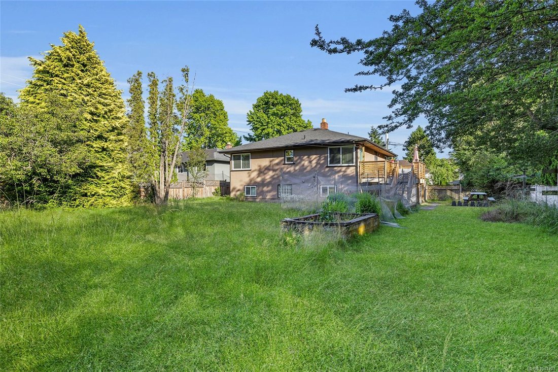 House in Victoria, British Columbia, Canada 5 - 18248751