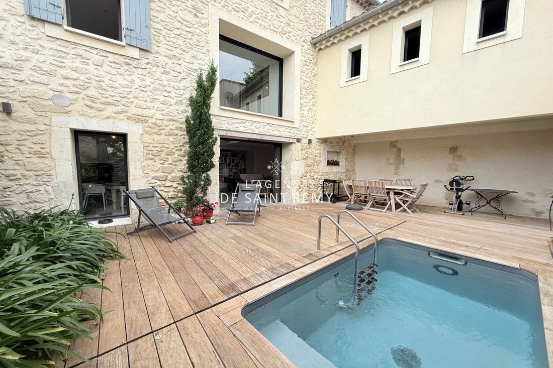 Villa in Saint-Rémy-de-Provence, Provence-Alpes-Côte d'Azur, France 1 - 18248795
