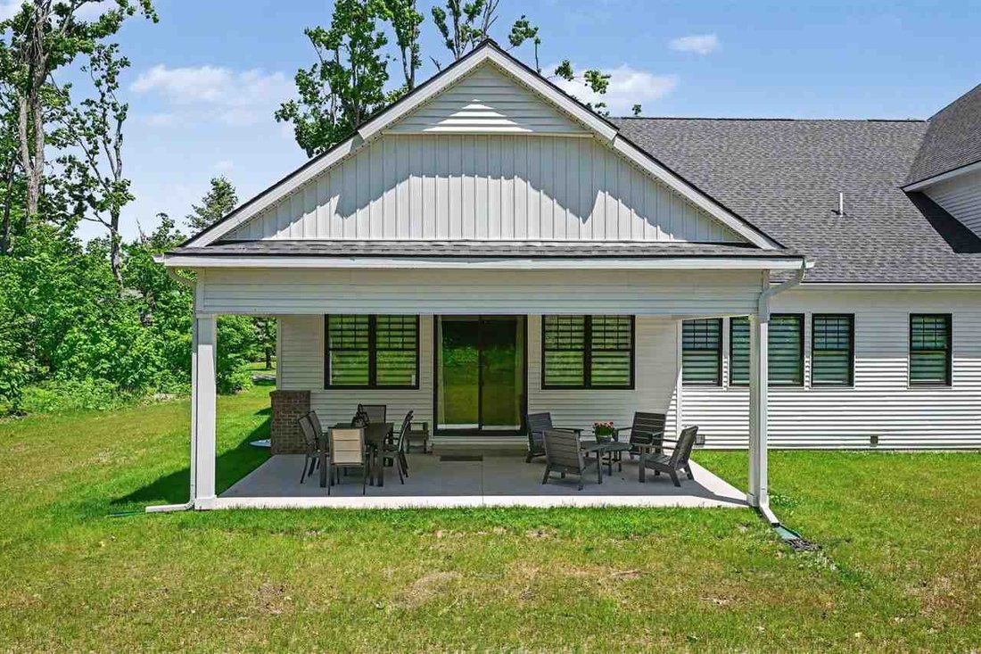 Condo in Wequetonsing, Michigan, United States 5 - 18248850
