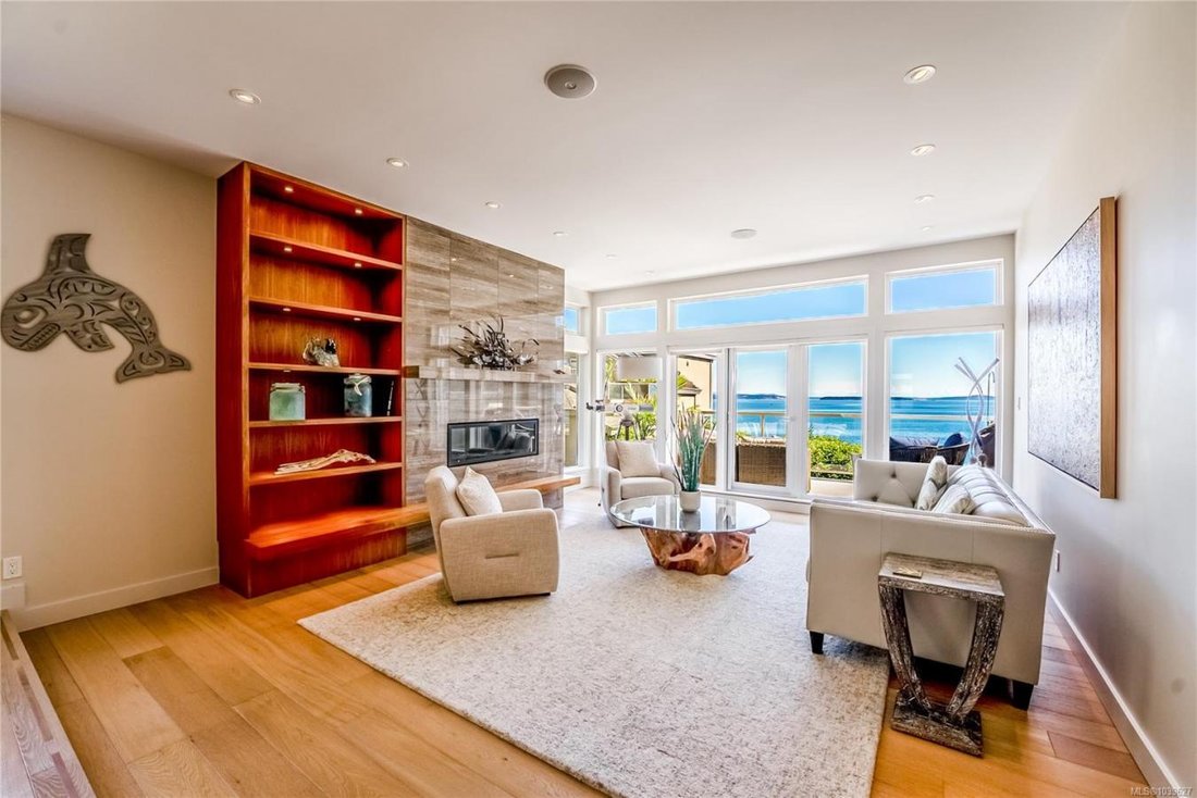 House in Saanich, British Columbia, Canada 1 - 18248740