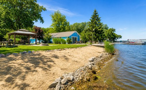 Apartment in Fox Lake, Illinois, United States 1