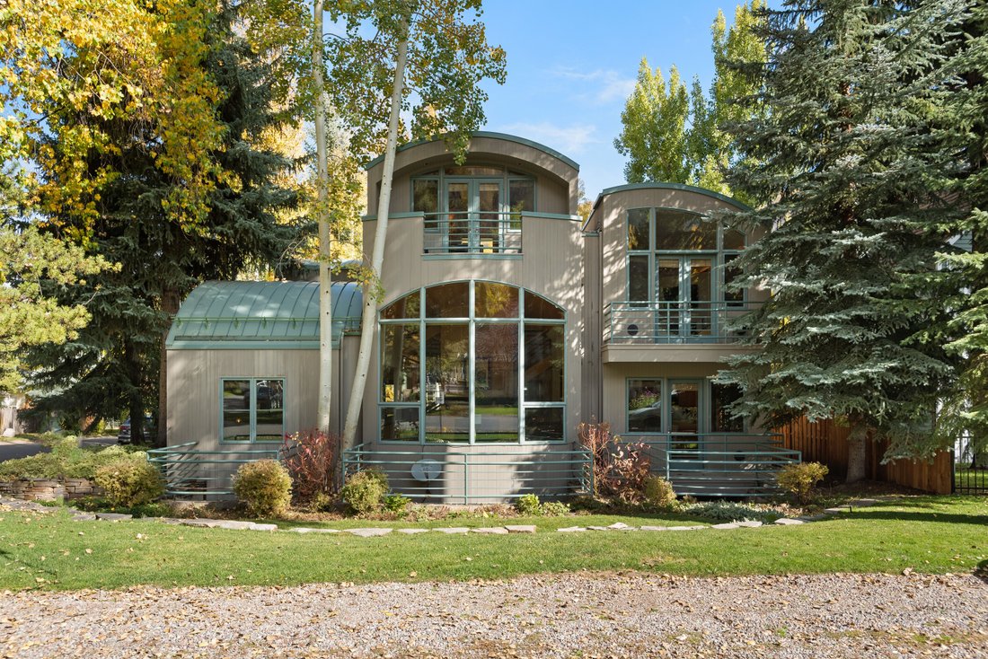 Aspen, Colorado, United States 2 - 18248718