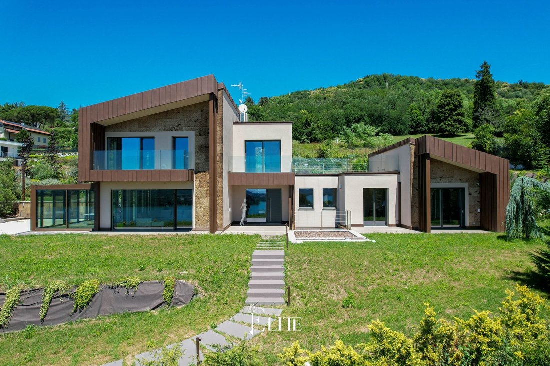 Villa in Gavirate, Lombardy, Italy 3 - 18248794