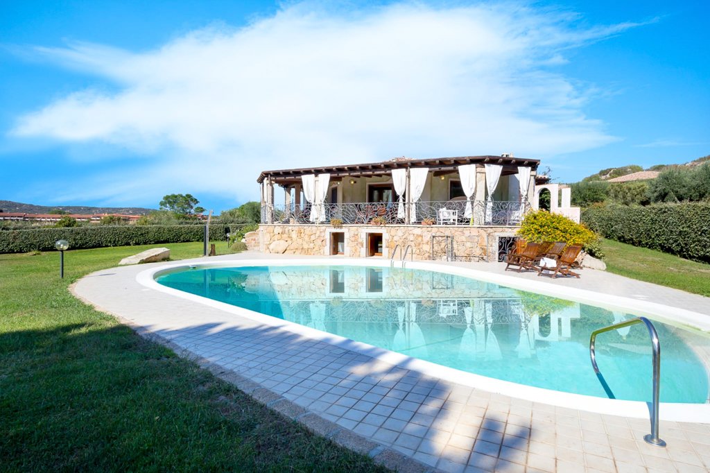 Villa in San Teodoro, Sardinia, Italy 1 - 18248686