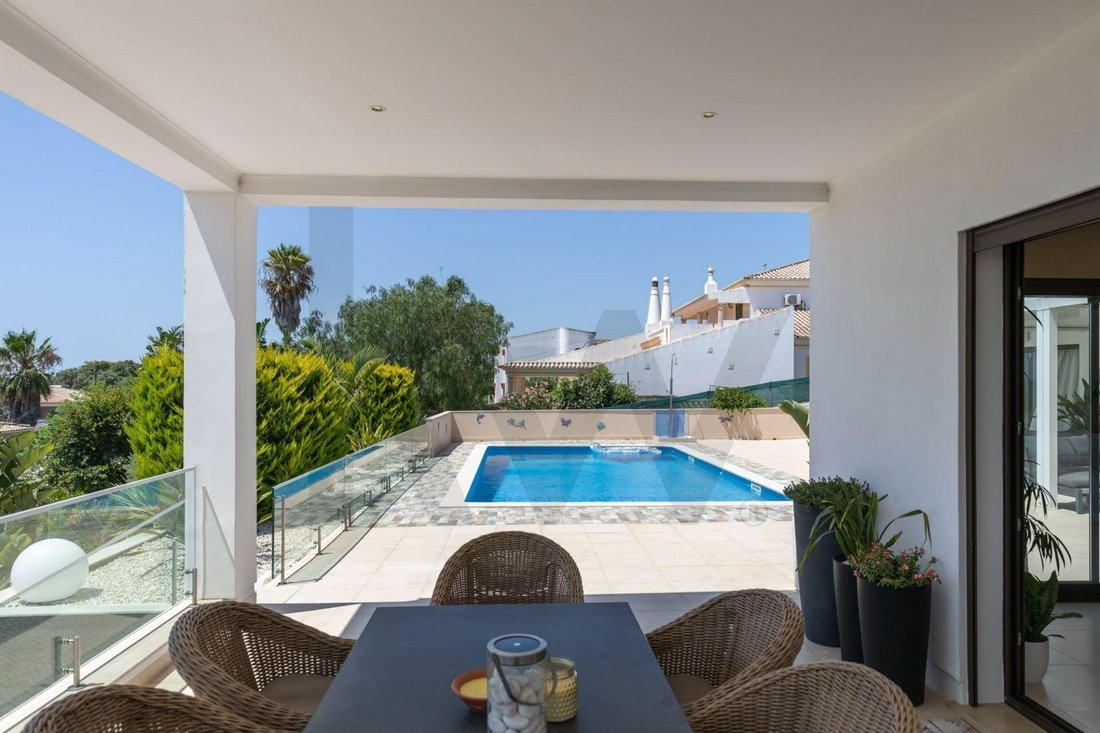 Townhouse in Mexilhoeira Grande, Algarve, Portugal 3 - 18187318