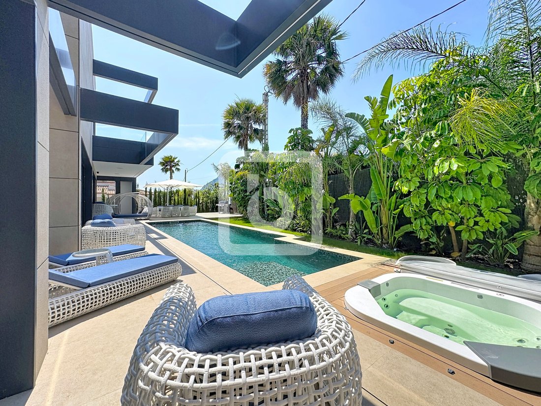 Villa in Calp / Calpe, Valencian Community, Spain 3 - 18249034