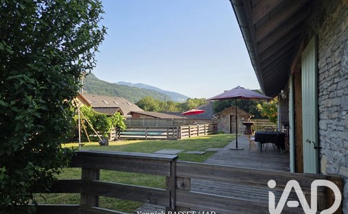 Casa en La Trinidad, Auvernia-Ródano-Alpes, Francia 1