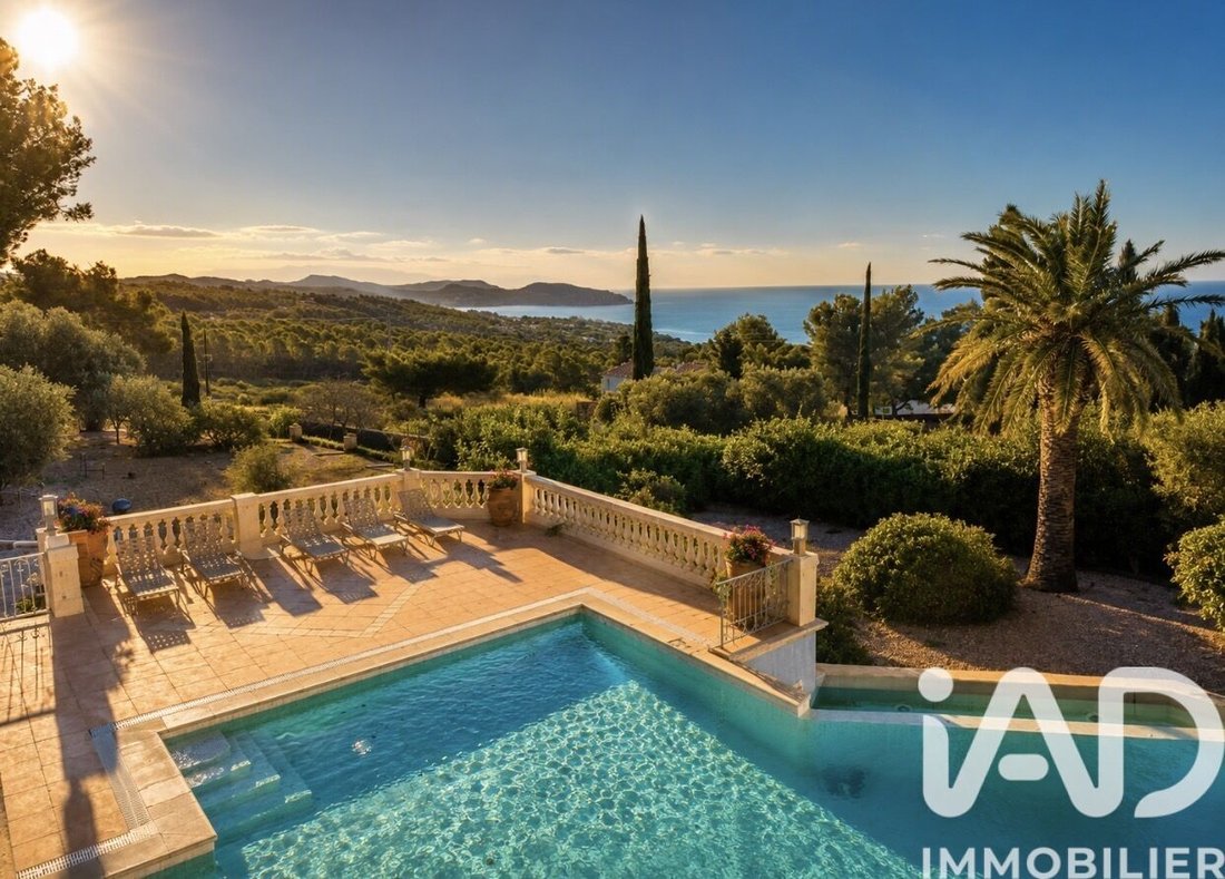 House in La Ciotat, Provence-Alpes-Côte d'Azur, France 1 - 18252019