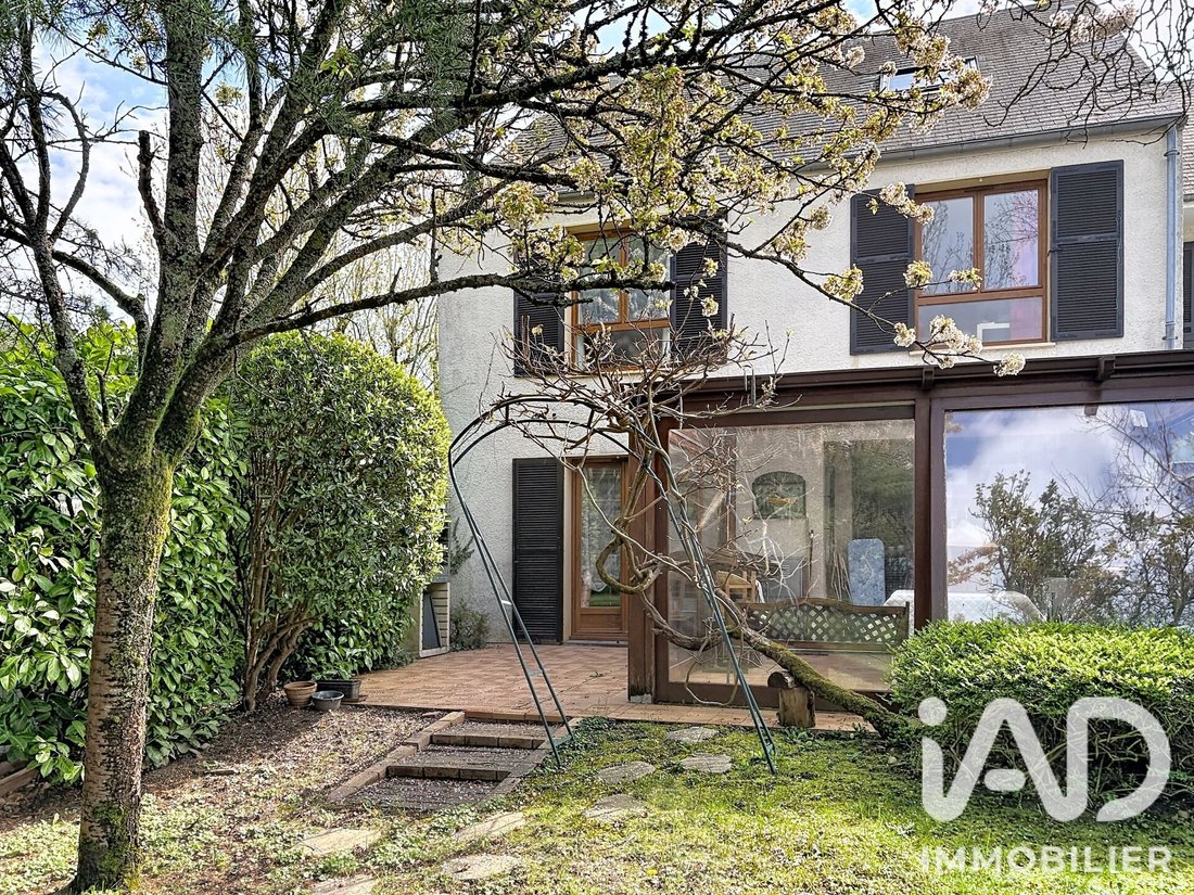 House in Chateaufort, Ile-de-France, France 1 - 17658494