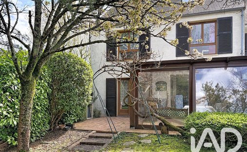 House in Chateaufort, Ile-de-France, France 1