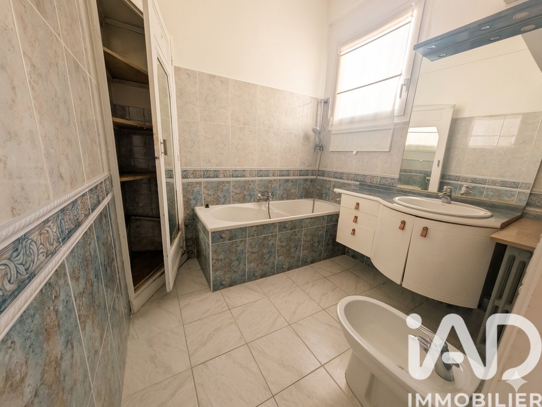Apartment in Saint Giniez, 8e Arrondissement, Marseille 5 - 17959145