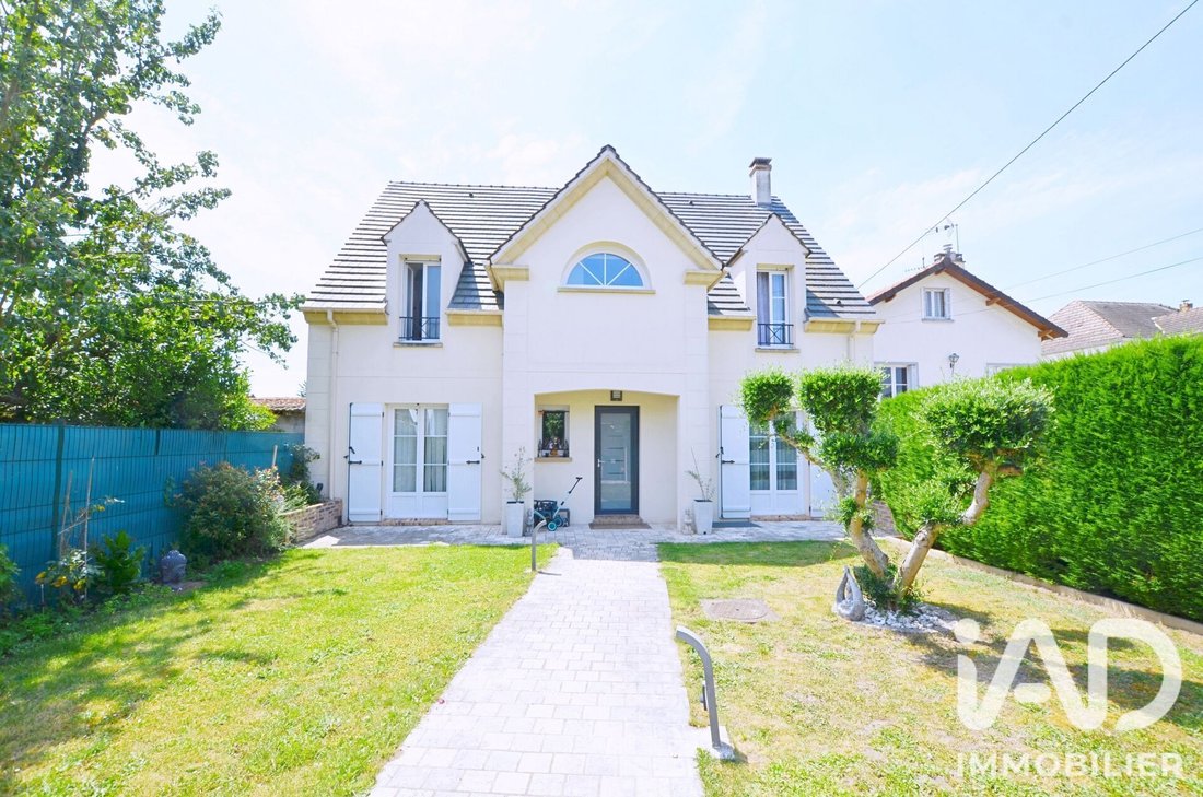 House in Le Plessis-Bouchard, Ile-de-France, France 2 - 18252105