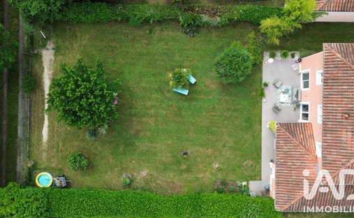 House in Est, Craponne, France 1