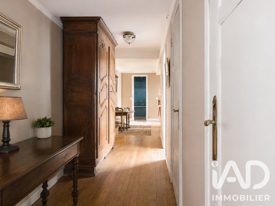 Apartment in Vaillant-Sembat, Boulogne-Billancourt, France 2 - 17231655