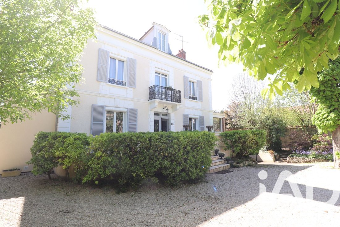 House in Montereau-Fault-Yonne, Ile-de-France, France 1 - 18249893